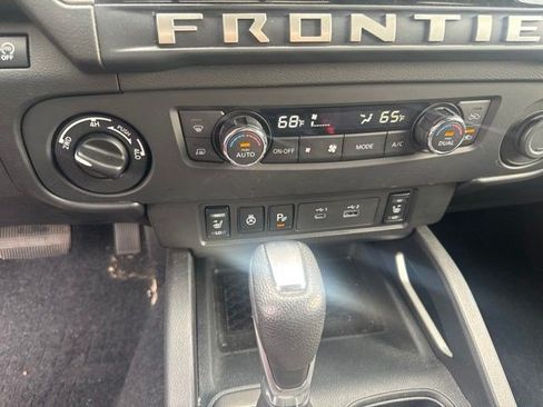 Used 2025 Nissan Frontier SV w/ SV Convenience Package AWD/4WD image 9