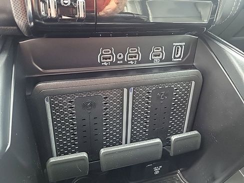 Used 2025 RAM 3500 Limited image 12