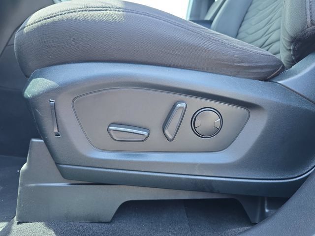 Used 2020 Ford Explorer XLT RWD image 25