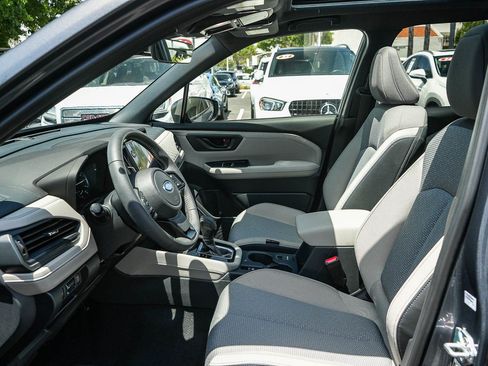 Used 2025 Subaru Forester Premium w/ Convenience Package #1 AWD/4WD image 17