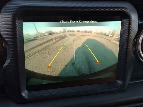 Used 2023 Jeep Wrangler Unlimited Sahara AWD/4WD image 24