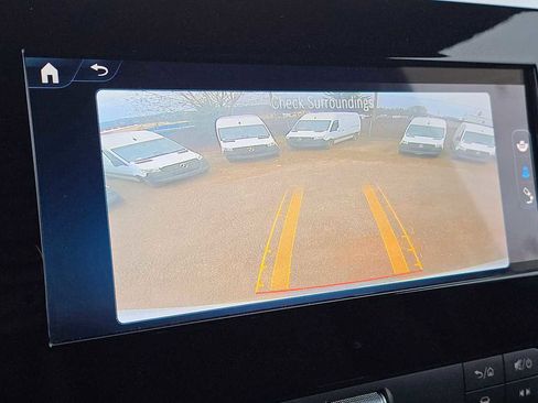 Used 2025 Mercedes-Benz Sprinter 2500 image 32