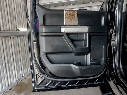 Used 2019 Ford F250 Lariat w/ Lariat Ultimate Package AWD/4WD image 46