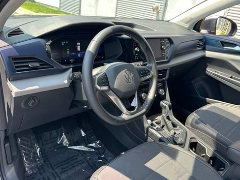 Used 2023 Volkswagen Taos SE w/ Panoramic Sunroof Package AWD/4WD image 32