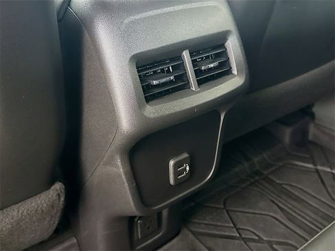 Used 2023 Chevrolet Equinox RS image 24