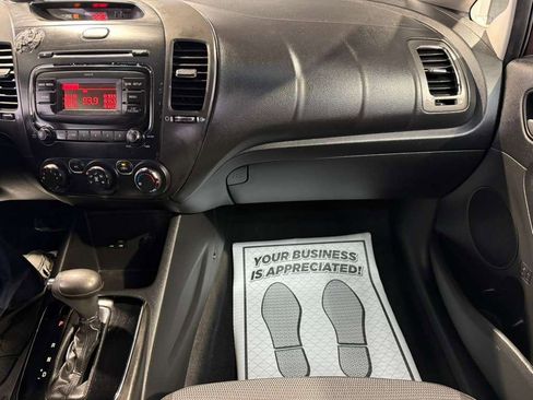 Used 2018 Kia Forte LX image 11