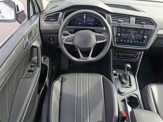 Used 2022 Volkswagen Tiguan SE video 2