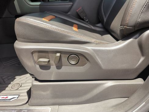 Used 2023 GMC Sierra 1500 AT4 w/ AT4 Premium Package AWD/4WD image 12