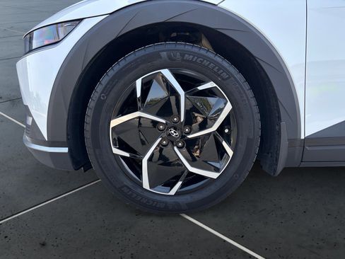 Used 2024 Hyundai Ioniq 5 SE RWD image 14