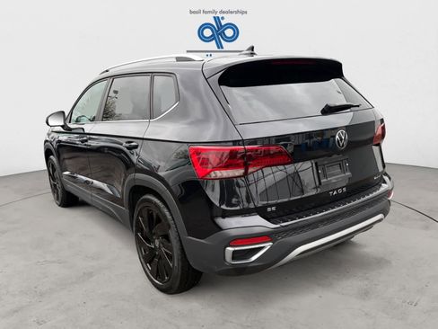 Used 2024 Volkswagen Taos SE AWD/4WD image 5