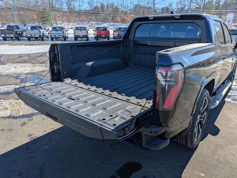 New 2025 GMC Sierra EV Denali image 33