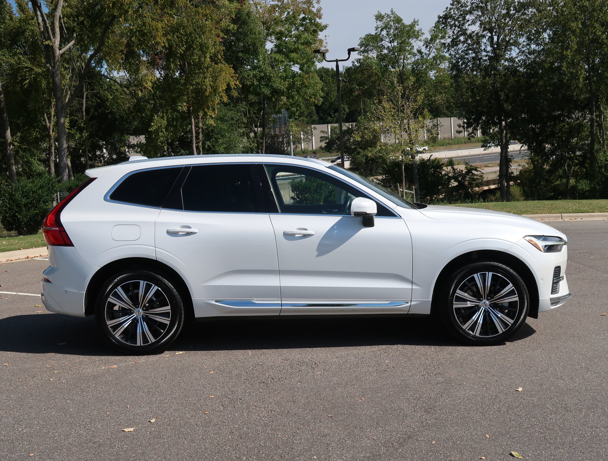 Used 2022 Volvo XC60 B6 Inscription w/ Advanced Package AWD/4WD image 9