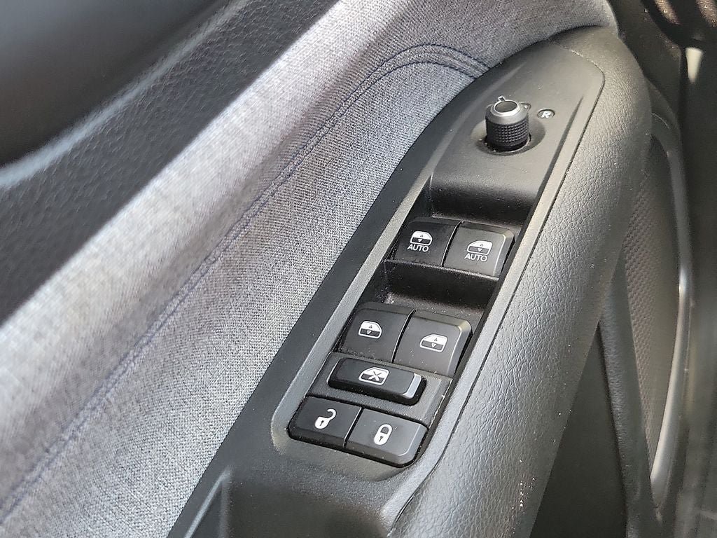 Used 2024 Jeep Compass Latitude AWD/4WD image 13