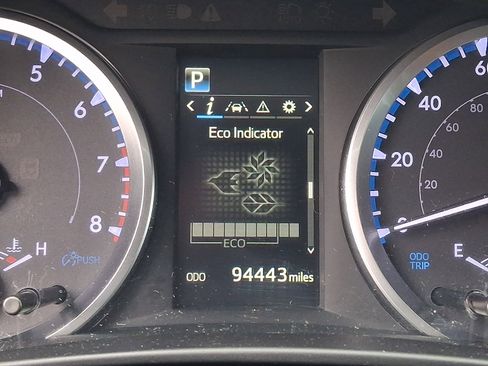 Used 2019 Toyota Highlander LE AWD/4WD image 25