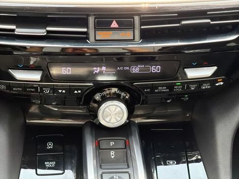 Used 2023 Acura MDX SH-AWD w/ Technology Package image 19