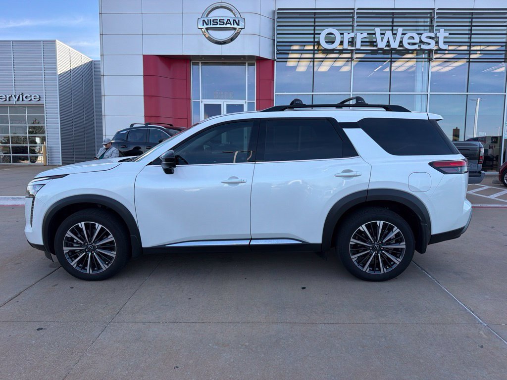 Used 2026 Nissan Pathfinder Platinum w/ Cargo Package AWD/4WD image 2