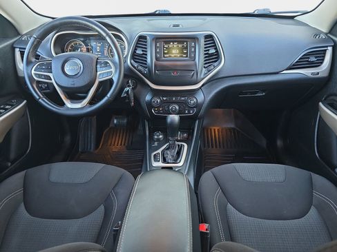 Used 2017 Jeep Cherokee Latitude image 10