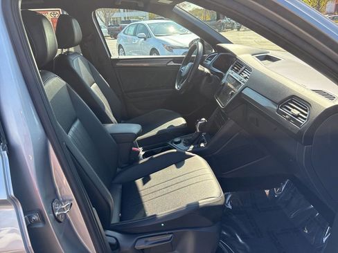 Used 2023 Volkswagen Tiguan SE R-Line AWD/4WD image 10