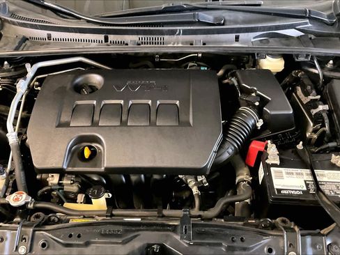 Used 2018 Toyota Corolla SE FWD image 28