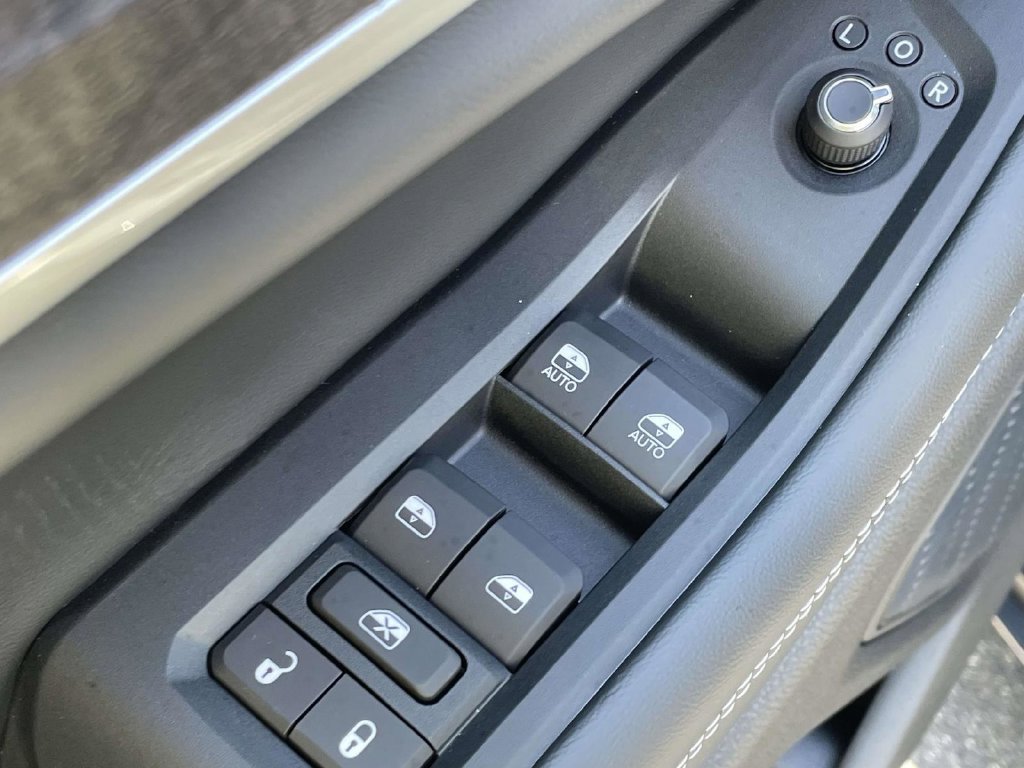 New 2027 Jeep Grand Cherokee Altitude AWD/4WD image 25
