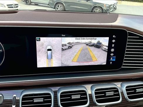 Used 2022 Mercedes-Benz Maybach GLS 600 Maybach GLS 600 image 25