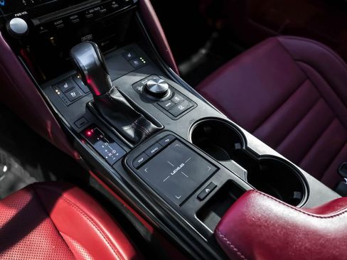 Used 2022 Lexus IS 500 image 24