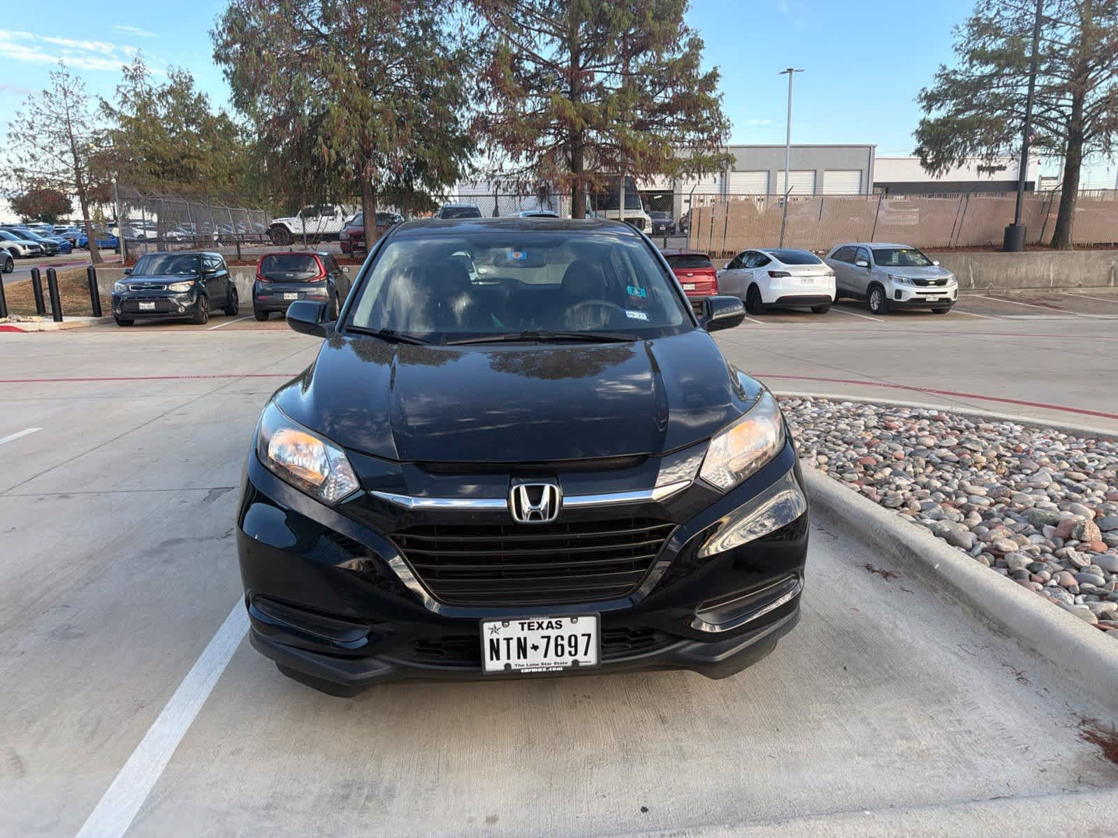 Used 2017 Honda HR-V LX image 2