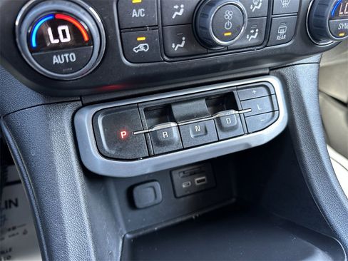 Used 2023 GMC Acadia SLT w/ LPO, Floor Liner Package image 20