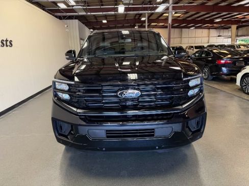 Used 2025 Ford Expedition Platinum w/ Stealth Appearance Package AWD/4WD image 8