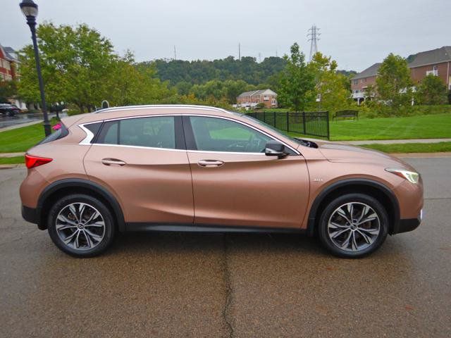 Used 2018 INFINITI QX30 Premium w/ Navigation Package AWD/4WD image 10