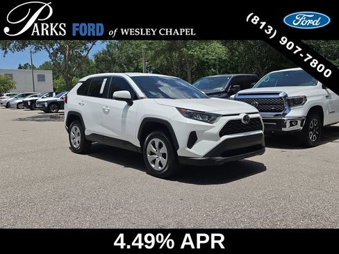 Used 2022 Toyota RAV4 LE FWD image 1