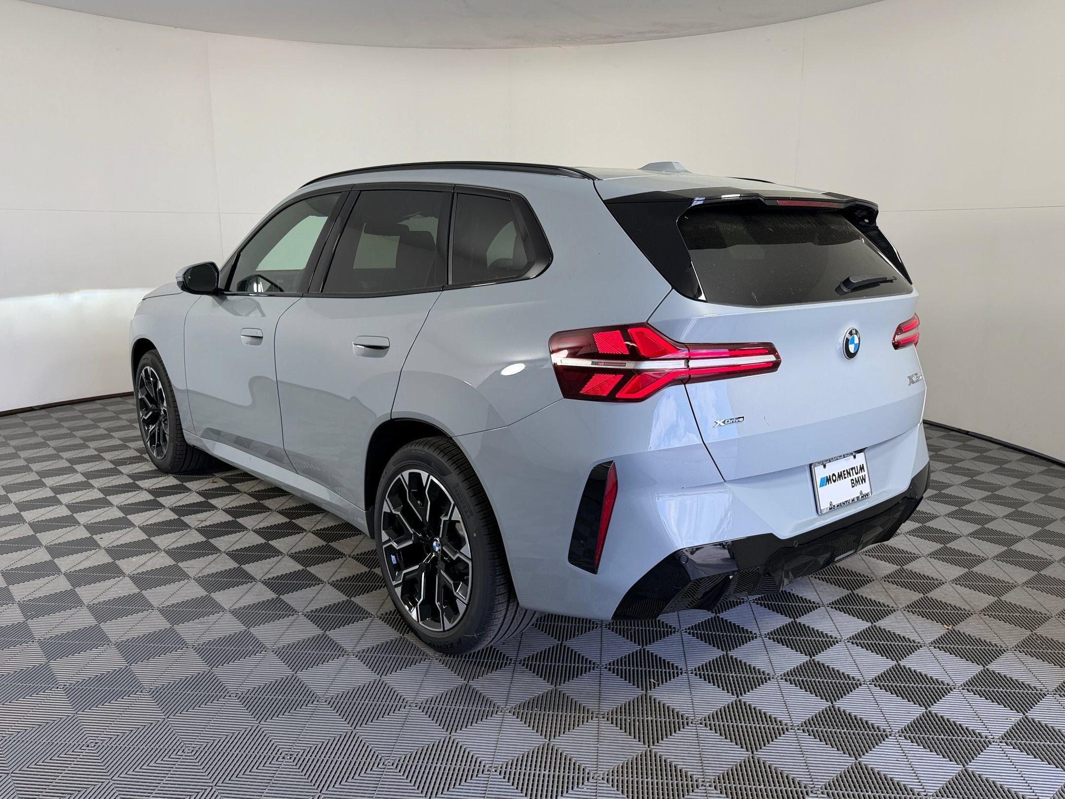 Used 2026 BMW X3 xDrive30i w/ M Sport Package AWD/4WD image 3