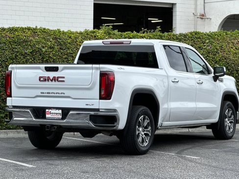 Used 2024 GMC Sierra 1500 SLT image 4
