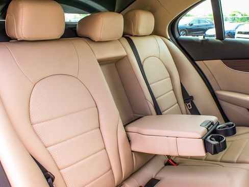 Used 2019 Mercedes-Benz C 300 4MATIC Sedan image 38