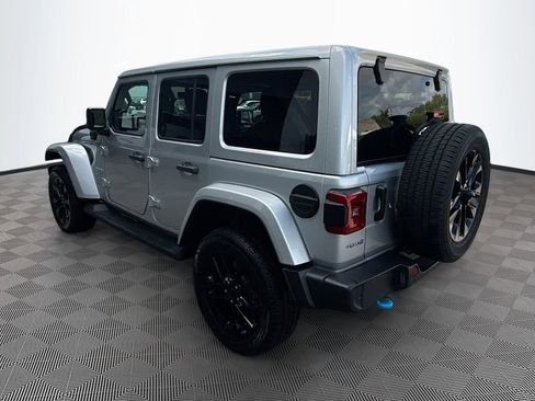 Used 2022 Jeep Wrangler Unlimited Sahara w/ Cold Weather Group image 8