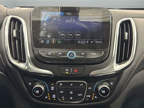 Used 2024 Chevrolet Equinox Premier image 11