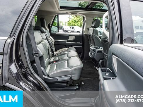 Used 2025 Ford Expedition Active AWD/4WD image 24