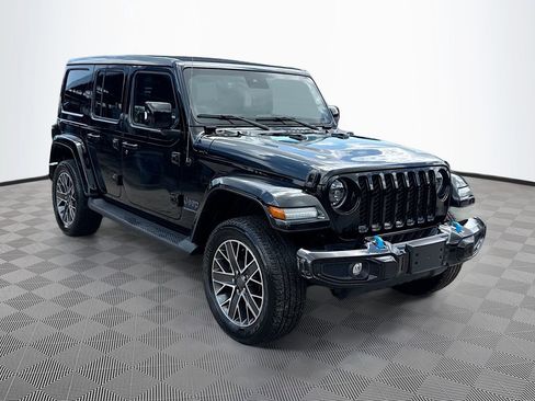 Used 2023 Jeep Wrangler Unlimited Sahara AWD/4WD image 4