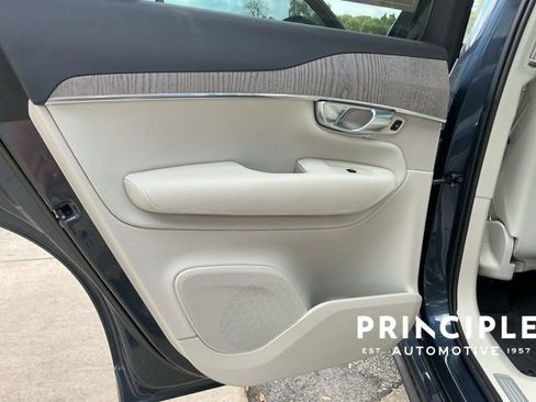 Certified 2023 Volvo XC90 B5 Plus AWD/4WD image 29