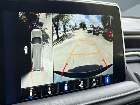 Used 2023 Chevrolet Tahoe Z71 w/ Luxury Package image 26