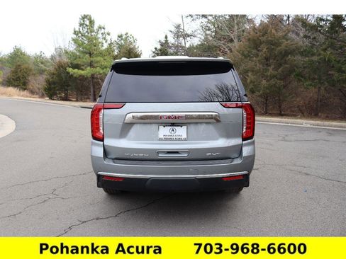 Used 2024 GMC Yukon SLT w/ SLT Premium Package image 6