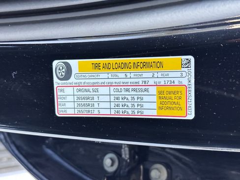 Certified 2025 Chevrolet Silverado 1500 RST AWD/4WD image 8