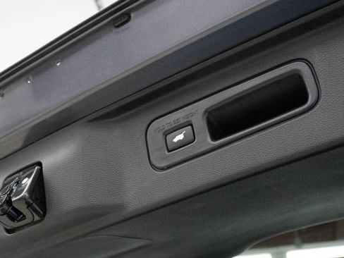 Used 2023 Honda Pilot Touring image 14