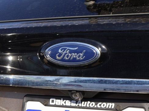 Used 2019 Ford Edge Titanium image 15