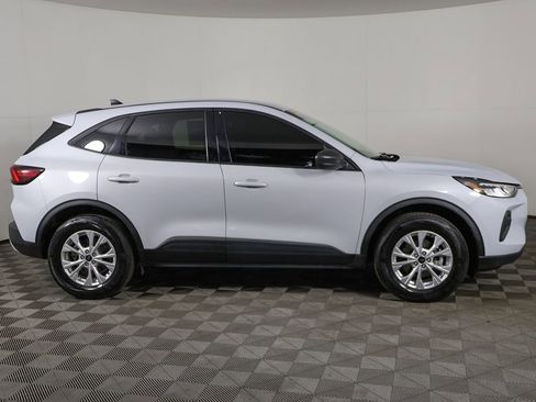 Used 2025 Ford Escape Active AWD/4WD image 16