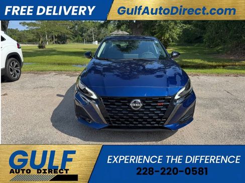 Used 2023 Nissan Altima 2.5 SR w/ SR Premium Package FWD image 3