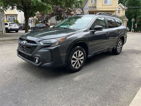 Used 2025 Subaru Outback Premium AWD/4WD image 7