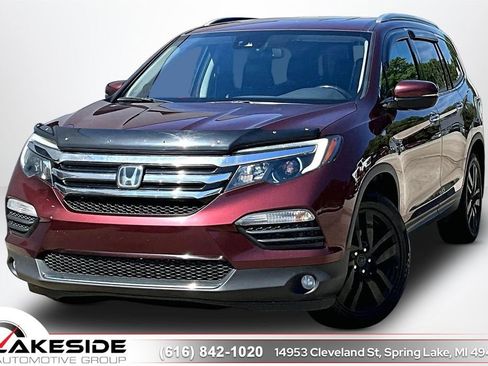Used 2018 Honda Pilot Touring image 1
