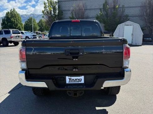 Used 2021 Toyota Tacoma TRD Off-Road w/ TRD Premium Off Road Package AWD/4WD image 7