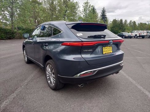 Certified 2022 Toyota Venza XLE AWD/4WD image 8